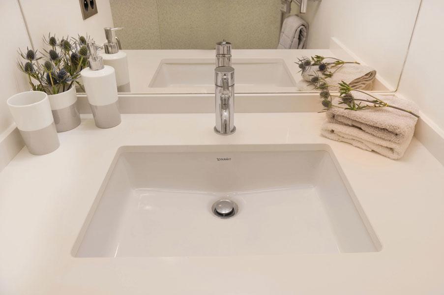 Two Bedroom Luxury Apartment - Balcony With View Of Notre Dame Париж Екстериор снимка
