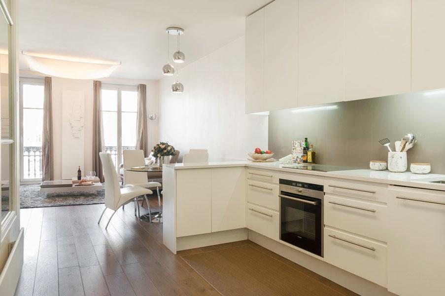 Two Bedroom Luxury Apartment - Balcony With View Of Notre Dame Париж Екстериор снимка