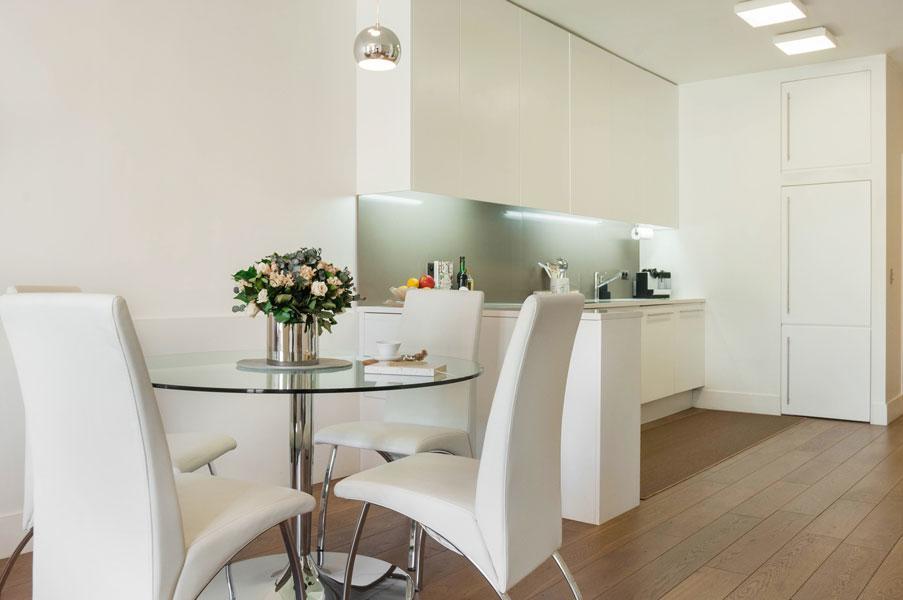 Two Bedroom Luxury Apartment - Balcony With View Of Notre Dame Париж Екстериор снимка