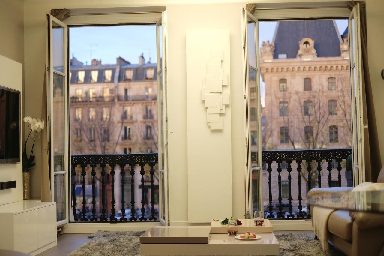 Two Bedroom Luxury Apartment - Balcony With View Of Notre Dame Париж Екстериор снимка