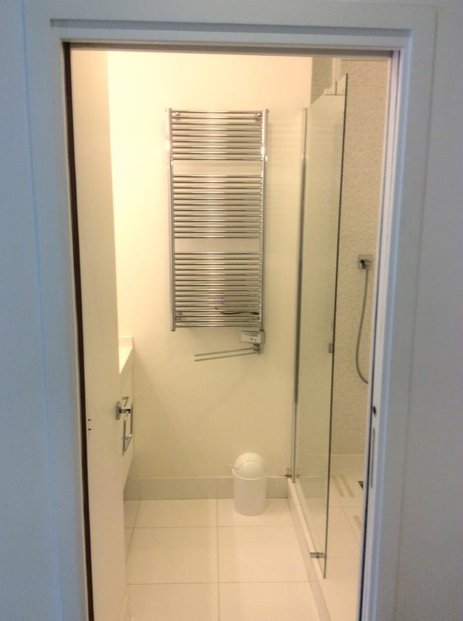 Two Bedroom Luxury Apartment - Balcony With View Of Notre Dame Париж Екстериор снимка